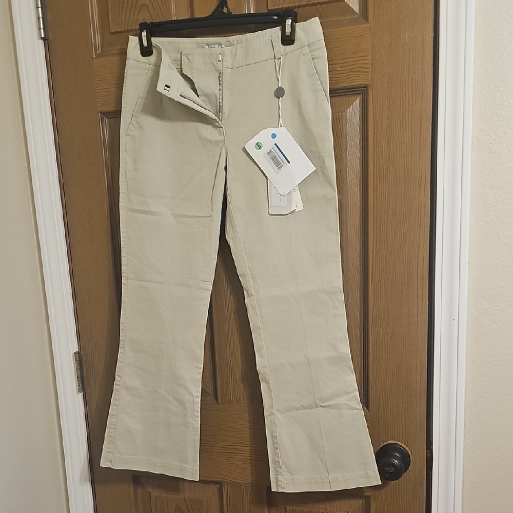 Chic Light Weight Cream Flared Cropped Pants